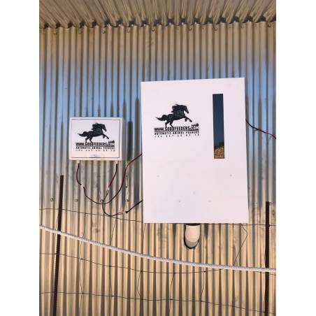 Kit solar para comederos automáticos para caballos Goodfeeders.